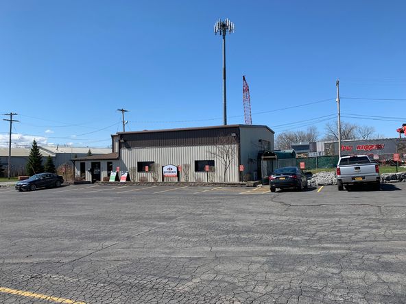6391 Thompson Rd, Syracuse, NY 13206
